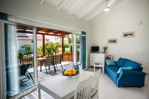 Posezení v ubytování Xarafailte Summer House