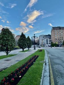 A garden outside Apartamento Paseo de la Losa