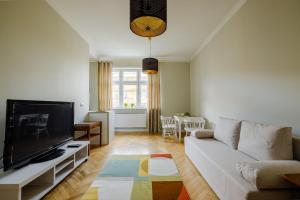 Svetainės erdvė apgyvendinimo įstaigoje Apartamenty Starowiejska 37