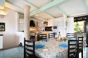 A kitchen or kitchenette at Villa Vanessa