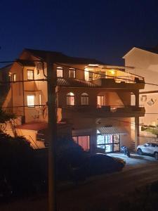 Budova, v ktorej sa apartmán nachádza