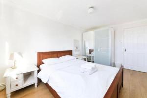 Кровать или кровати в номере Brunswick Rooms
