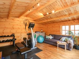 Posilňovňa alebo fitness centrum v ubytovaní Beechwood Cottage