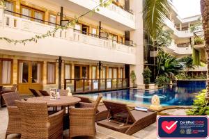 Gallery image of Famous Hotel Kuta Formerly Permata Kuta Hotel in Kuta