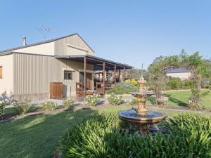 Gallery image of Kelman Cottage with pool and beautiful native wildlife in Belford