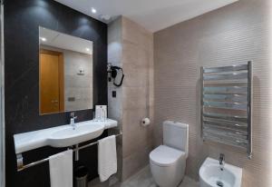 Koupelna v ubytování Hotel Apartamentos Bajondillo