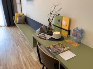 Posedenie v ubytovaní JUFA Hotel Laterns - Klangholzhus
