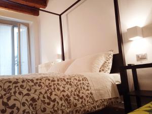 Postel nebo postele na pokoji v ubytování Moira Rooms
