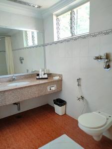Koupelna v ubytování SRM Hotel Trichy