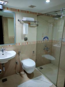 Koupelna v ubytování SRM Hotel Trichy