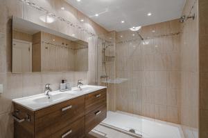 Kúpeľňa v ubytovaní Terrazas del Duque II apartment