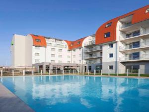 Bazén v ubytování ibis Styles Zeebrugge nebo v jeho okolí