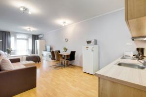 Köök või kööginurk majutusasutuses Fonyód Beach Apartment