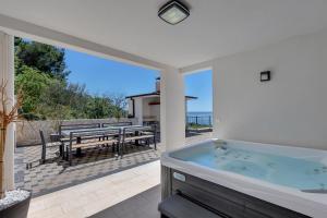 Fotografia z galérie ubytovania Villa Prestige v destinácii Baška Voda
