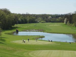 Golf v hotelu nebo okolí