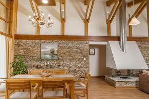 Χώρος καθιστικού στο The House on the Green in Pirin Golf +31 φωτογραφίες