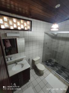 Ванна кімната в Chalé 17 - Porto do Sol - Pipa