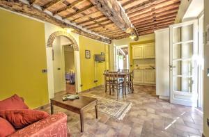 Gallery image of Lucca Cycling Holidays Il Tiglio Rooms in Lucca