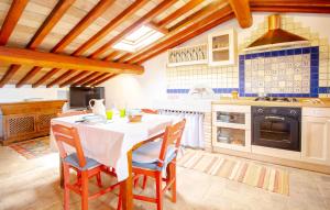A kitchen or kitchenette at Casetta de Sodoni by TuscanyWeGo