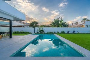 Chalet con piscina spa, jardin y cancha de basket, Rincón de ...