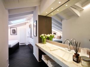 Gallery image of OBERDAN SUITE Appartamento nel cuore di Bologna in Bologna
