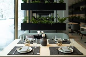 Restoran atau tempat lain untuk makan di Amrai Suites
