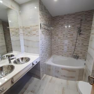 Kúpeľňa v ubytovaní HOTEL RURAL VILLARROMANA de tres estrellas