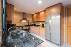 Fotografie z fotogalerie ubytování Cómoda e íntima Villa con piscina pricvada. 4 suites + 4 hab. + 2 baños v destinaci Lloret de Mar
