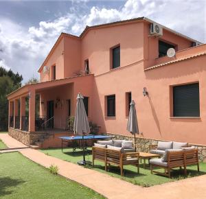 Fotografie z fotogalerie ubytování Cómoda e íntima Villa con piscina pricvada. 4 suites + 4 hab. + 2 baños v destinaci Lloret de Mar