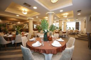 Εστιατόριο ή άλλο μέρος για φαγητό στο Bajadera Lux