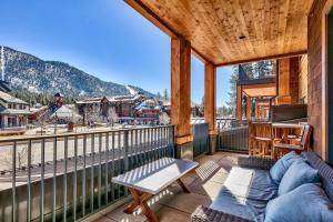 Foto dalla galleria di Luxury Three Bedroom Residence steps from Heavenly Village condo a South Lake Tahoe