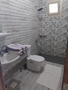 Koupelna v ubytování Dahab Bay hotel