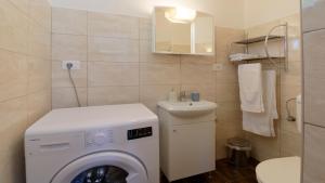 Koupelna v ubytování Holiday Home Gimino by Rent Istria