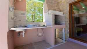 Koupelna v ubytování Holiday Home Gimino by Rent Istria