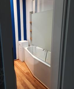 Kúpeľňa v ubytovaní Apartament Słoneczne Giżycko