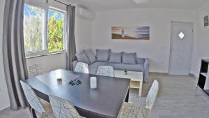 Fotografie z fotogalerie ubytování Pakostane - JUSTINA - appartement 80 m2 et piscine v Pakoštane