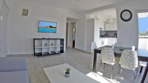 Fotografie z fotogalerie ubytování Pakostane - JUSTINA - appartement 80 m2 et piscine v Pakoštane