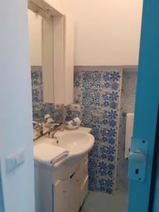 A bathroom at Da Lucia - Alloggio turistico Santa Maria