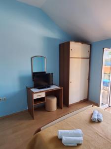 Μια τηλεόραση ή/και κέντρο ψυχαγωγίας στο Apartments Dabelić