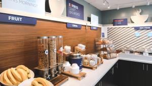 Gallery image of Holiday Inn Express Lompoc by IHG in Lompoc +20 photos