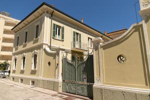The building in which Az apartmant is located