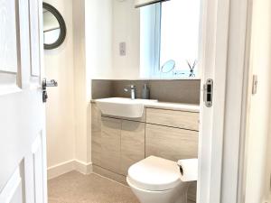 Koupelna v ubytování Serviced Accommodation Moray Cawdor Avenue, Elgin