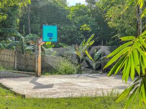 Taman di luar Blue Moon Guesthouse