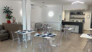 Kuchyň nebo kuchyňský kout v ubytování Hotel Aurora