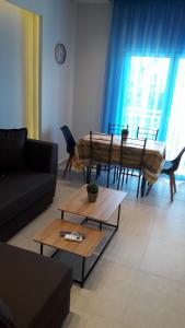 Afbeelding uit fotogalerij van HOUSE DILENA TSIMTSIRI Luxury Apartment 2 in Limenaria