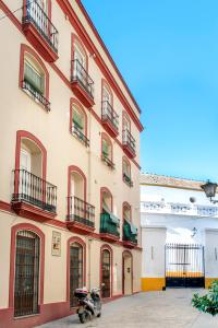 Gallery image of Genteel Home Maestranza in Seville