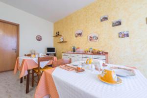 TV a/nebo společenská místnost v ubytování B&B A Casa di Danilo