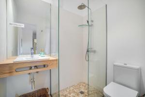 A bathroom at Villa Can Llorenç
