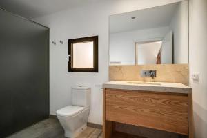 A bathroom at Villa Can Llorenç