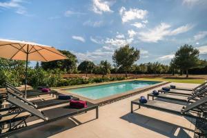 The swimming pool at or close to Villa Can Llorenç